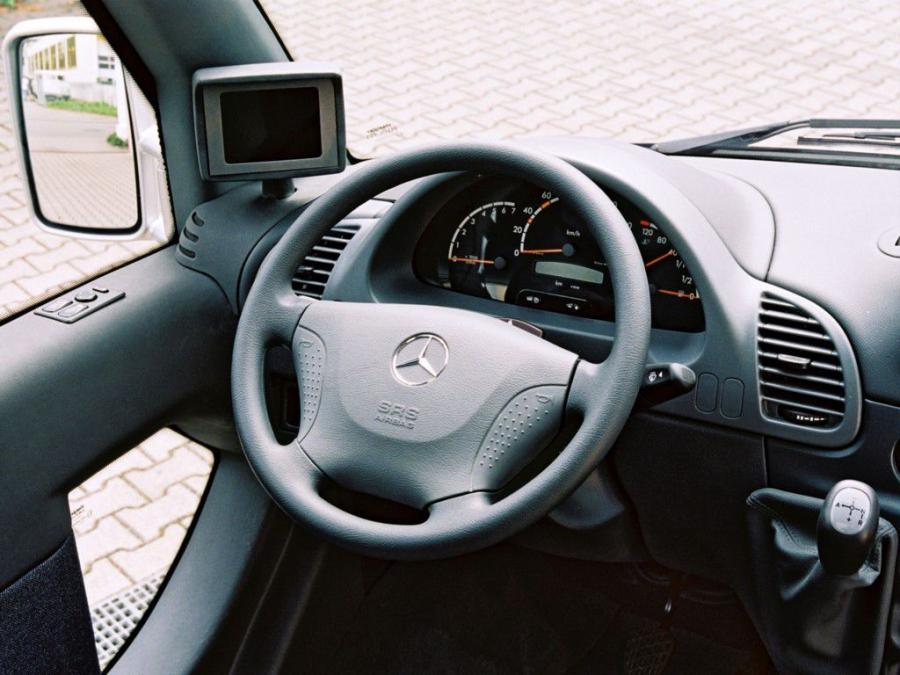  Mercedes-Benz Alu-Sprinter Concept 2001 года  (фото 3 из 5)